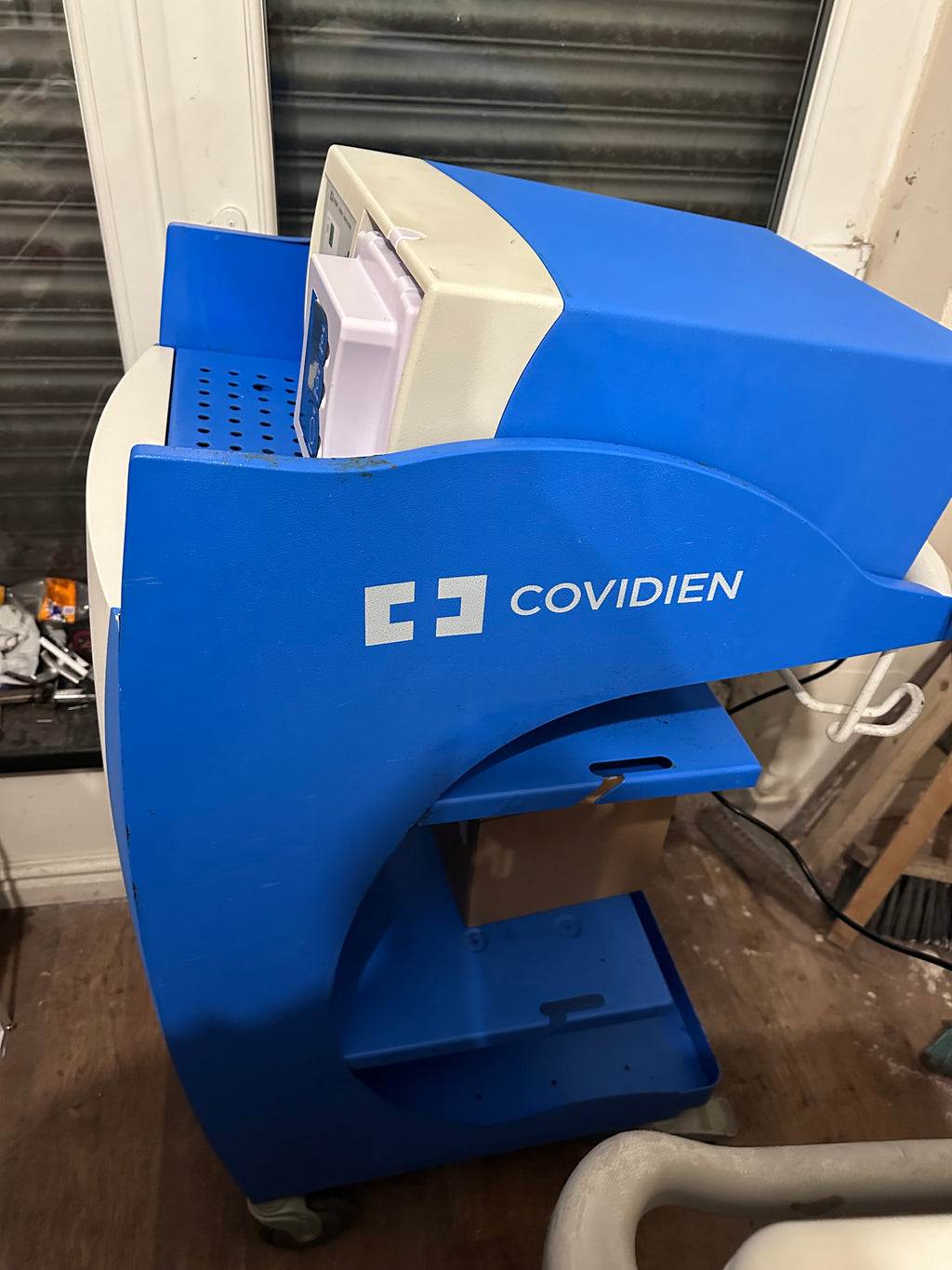 Covidien ForceTriad Energy Platform w/ RapidVac Smoke Evacuator & Cart – Tested