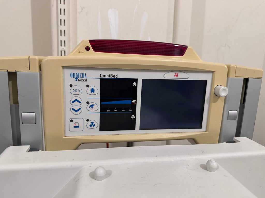 USED Ohmeda Giraffe OmniBed Infant Incubator w/ Mattress Neonatal Warmer UK