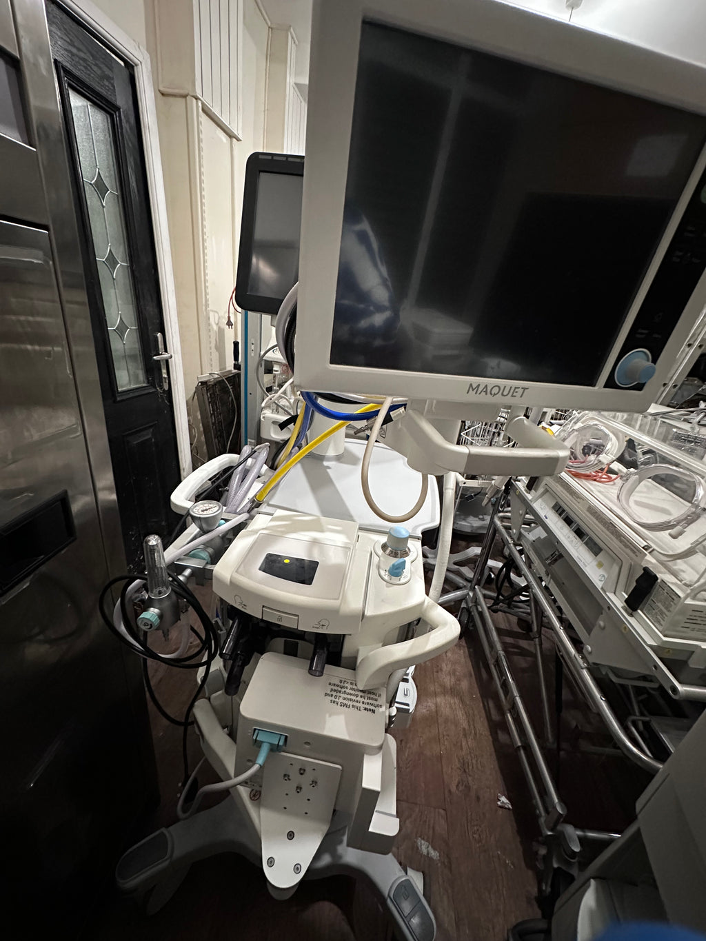 USED Maquet Flow-i Anaesthesia Machine with Hose - System Version 4.9- with monitor