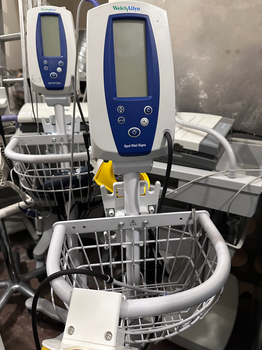 USED Welch Allyn Spot Vital Signs Patient Monitor On Stand With Accessories