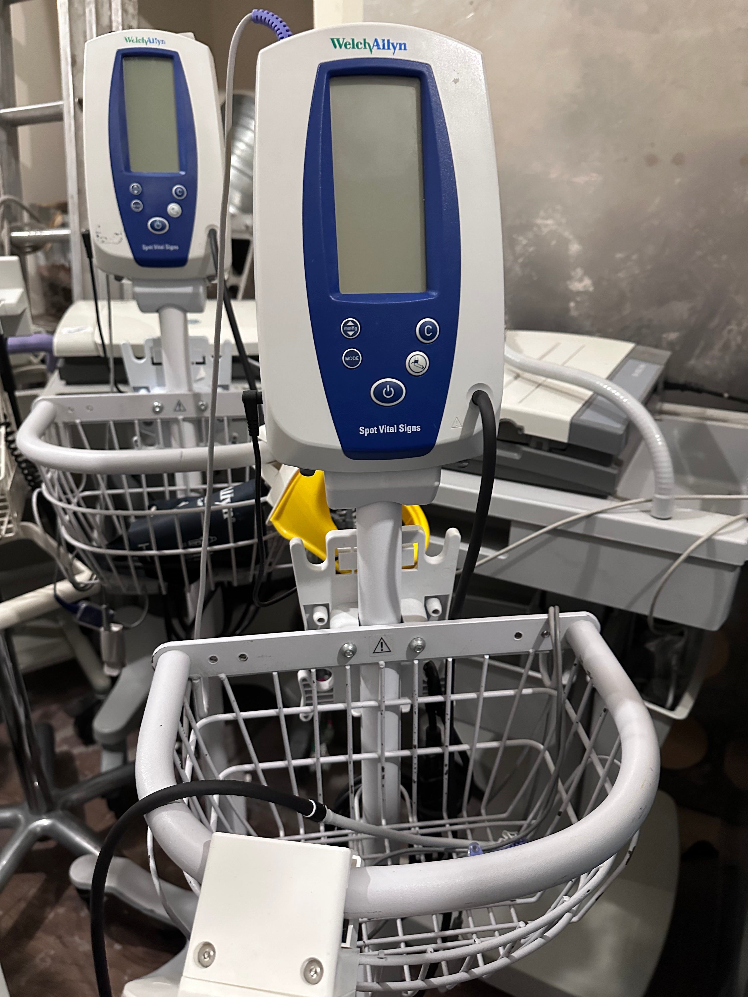 USED Welch Allyn Spot Vital Signs Patient Monitor On Stand With Accessories