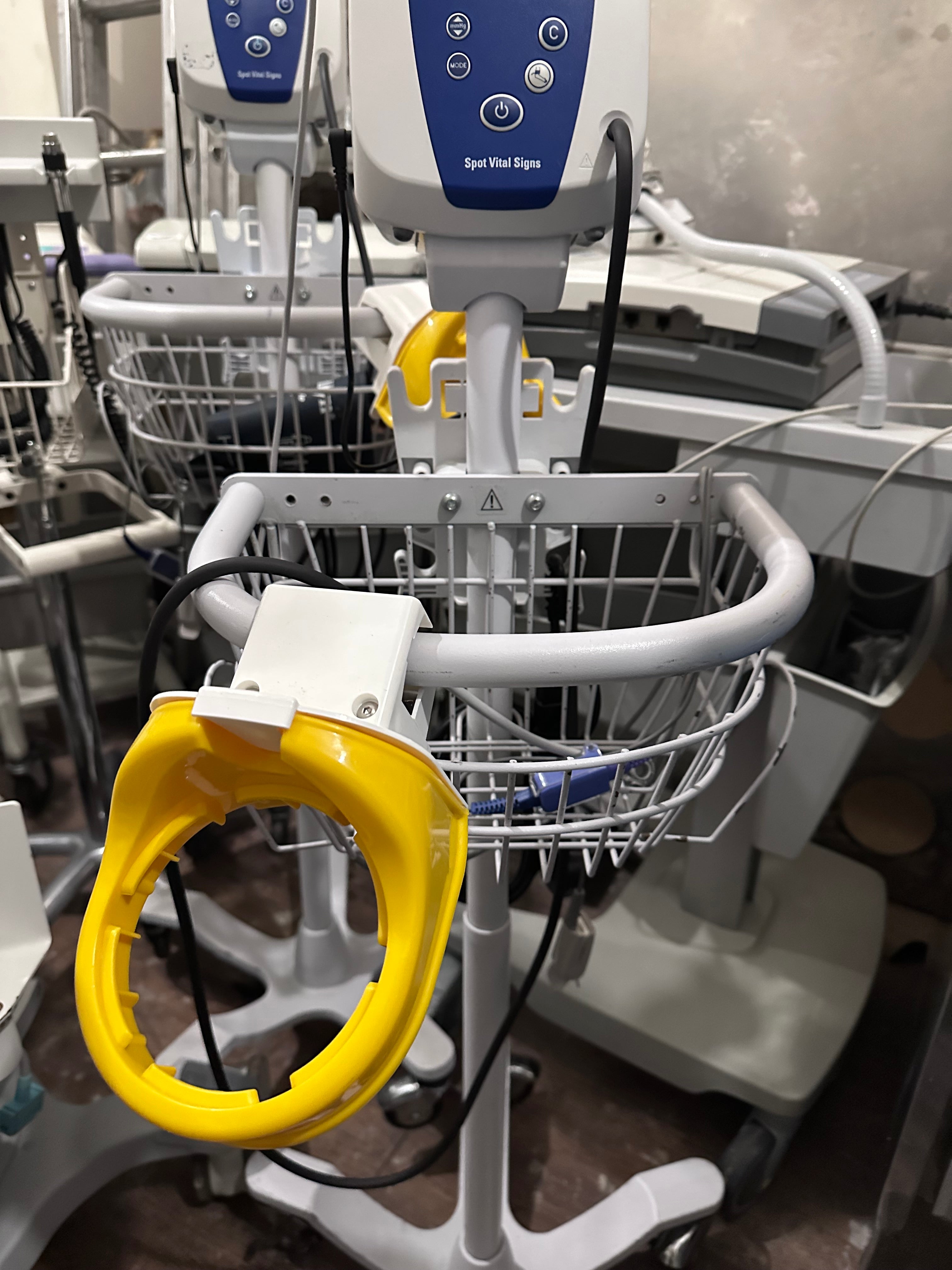 USED Welch Allyn Spot Vital Signs Patient Monitor On Stand With Accessories