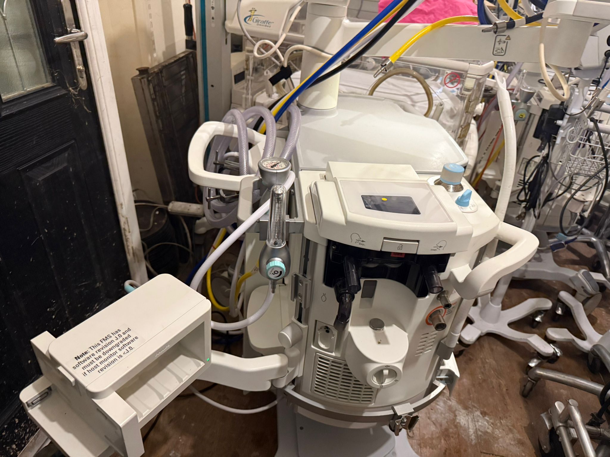 USED Maquet Flow-i Anaesthesia Machine with Hose - System Version 4.9- with monitor