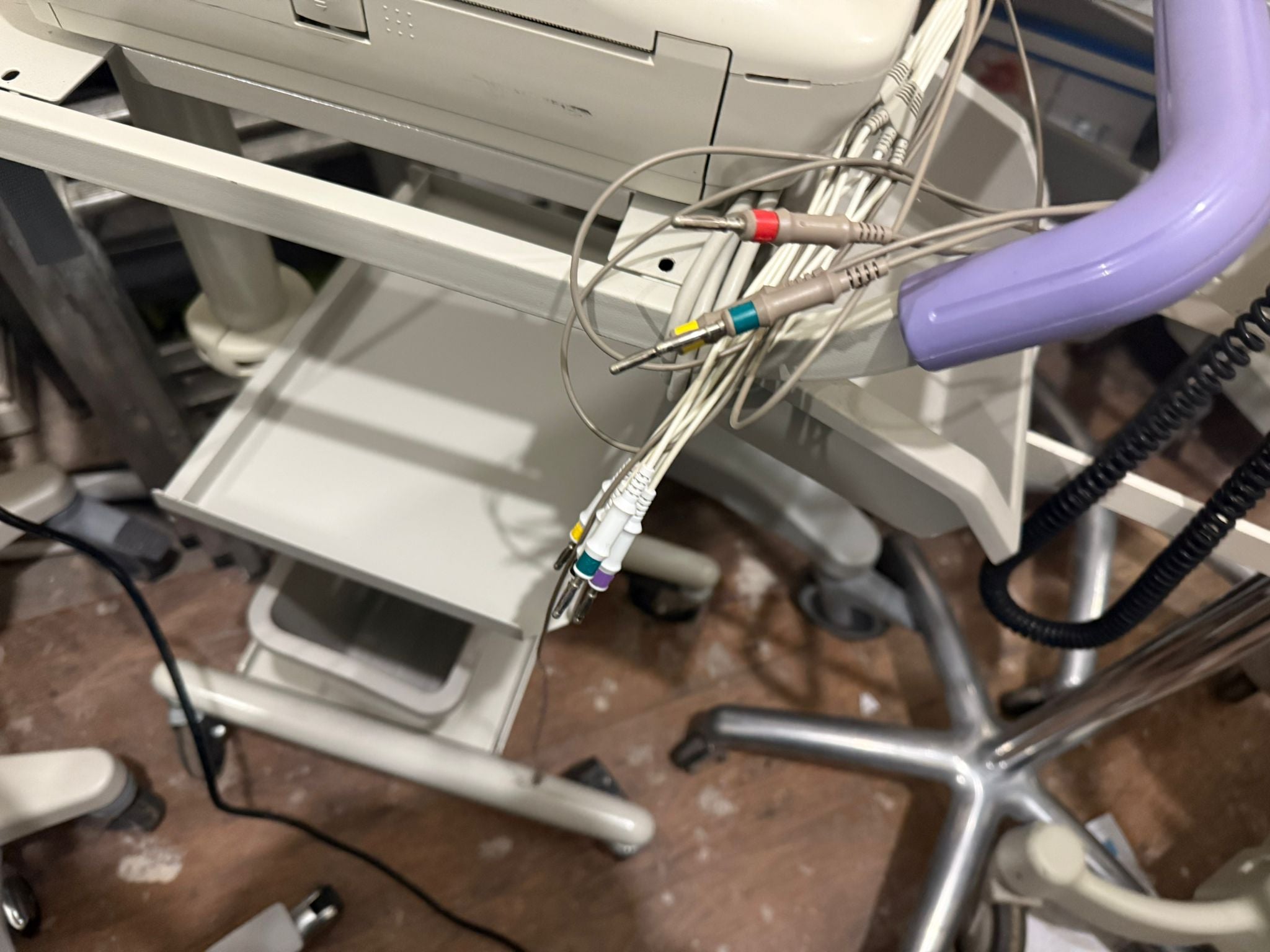 NIHON KOHDEN CARDIOFAX M ECG-1350K PATIENT EKG MACHINE with ECG LEADS AND TROLLEY