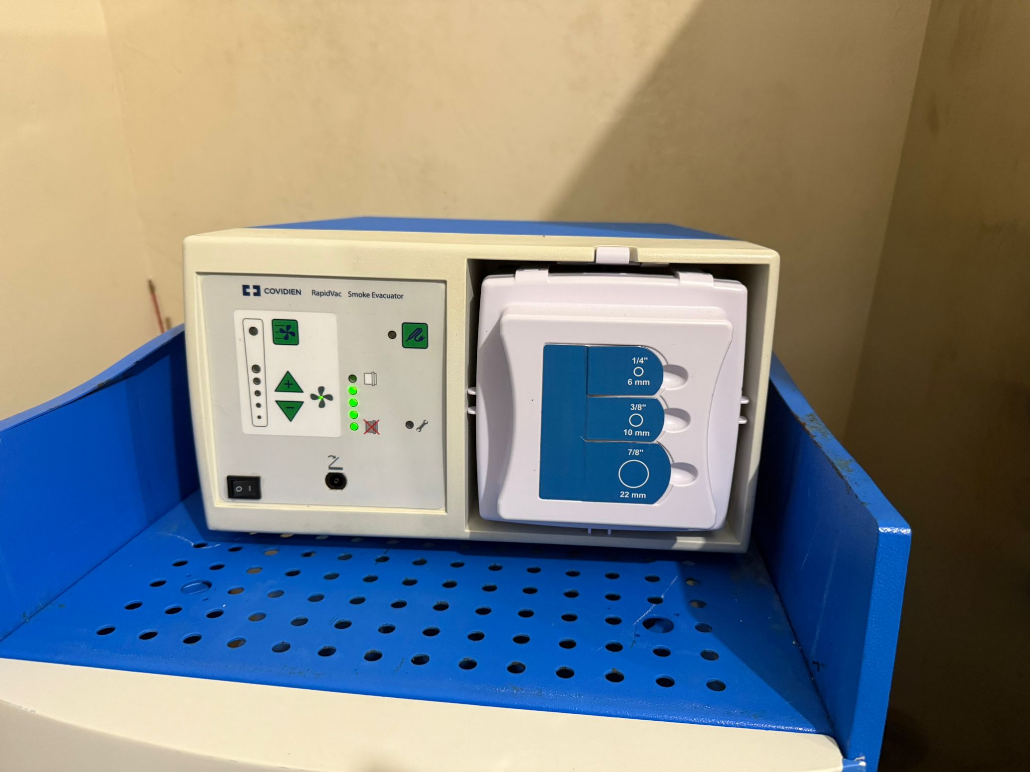 Covidien ForceTriad Energy Platform w/ RapidVac Smoke Evacuator & Cart – Tested