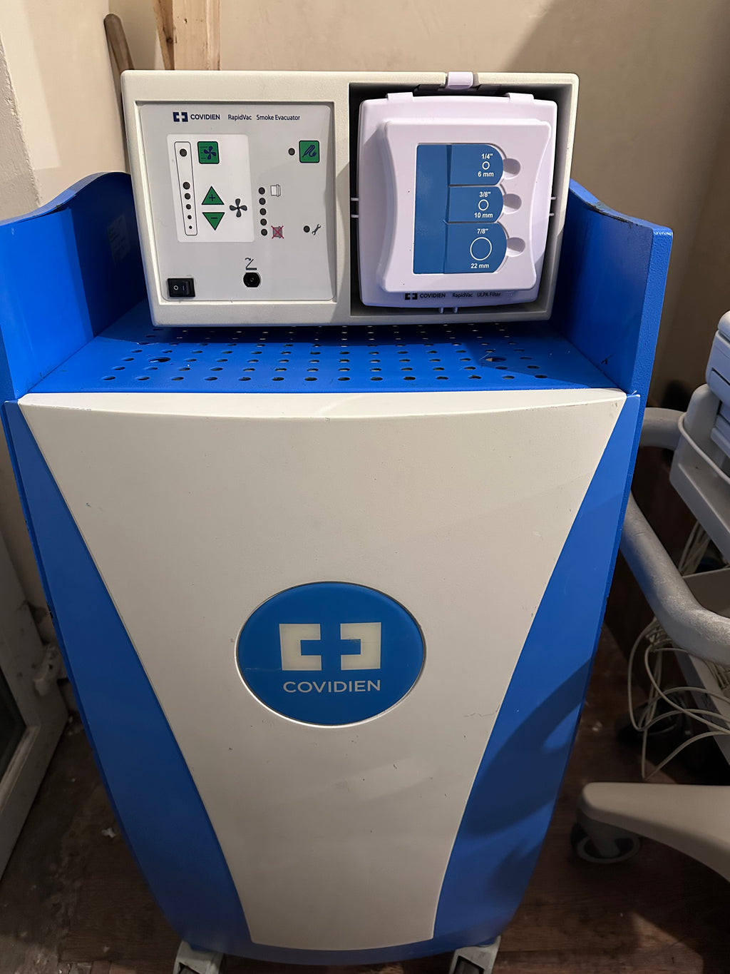 Covidien ForceTriad Energy Platform w/ RapidVac Smoke Evacuator & Cart – Tested