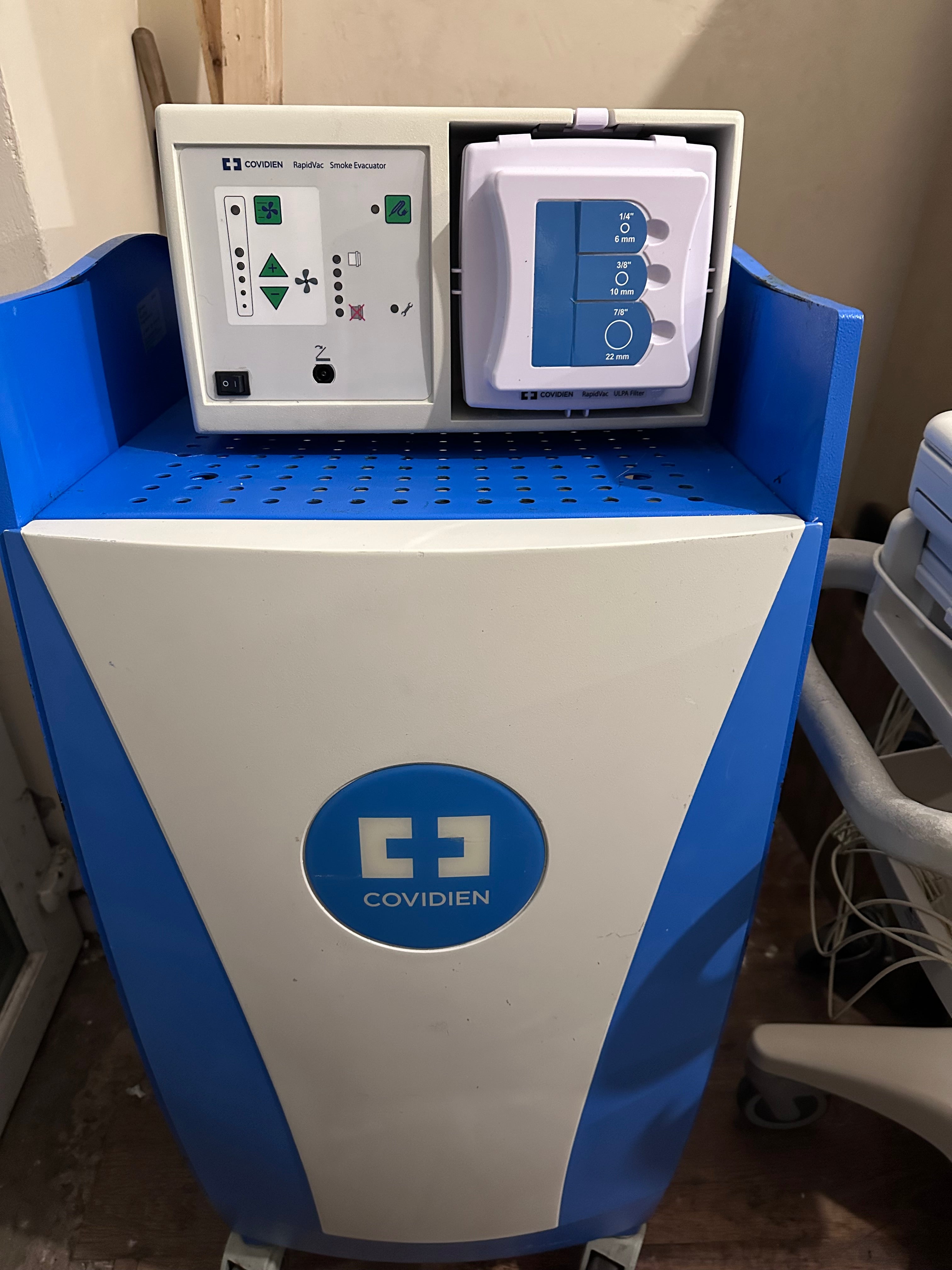 Covidien ForceTriad Energy Platform w/ RapidVac Smoke Evacuator & Cart – Tested