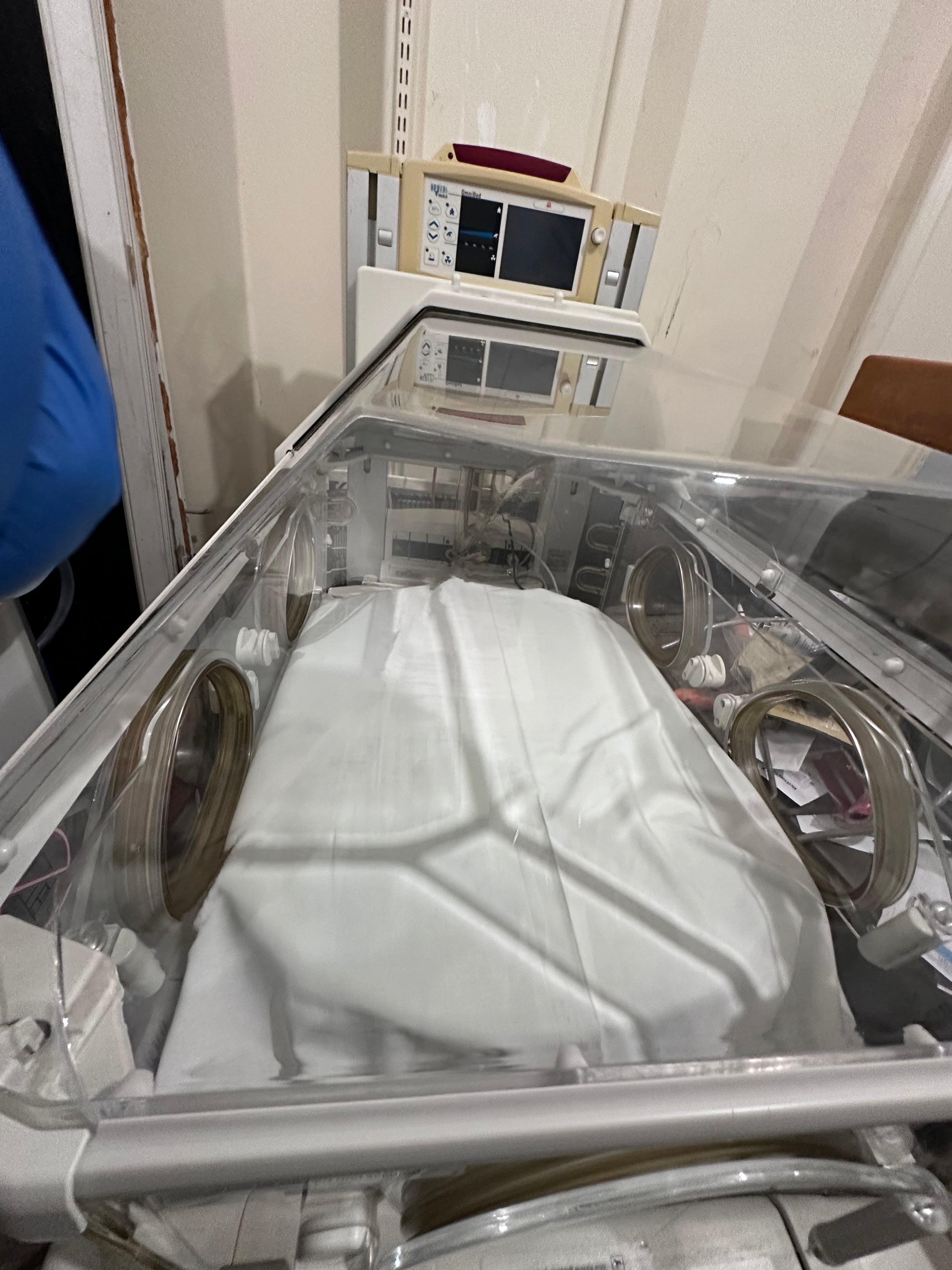 USED Ohmeda Giraffe OmniBed Infant Incubator w/ Mattress Neonatal Warmer UK