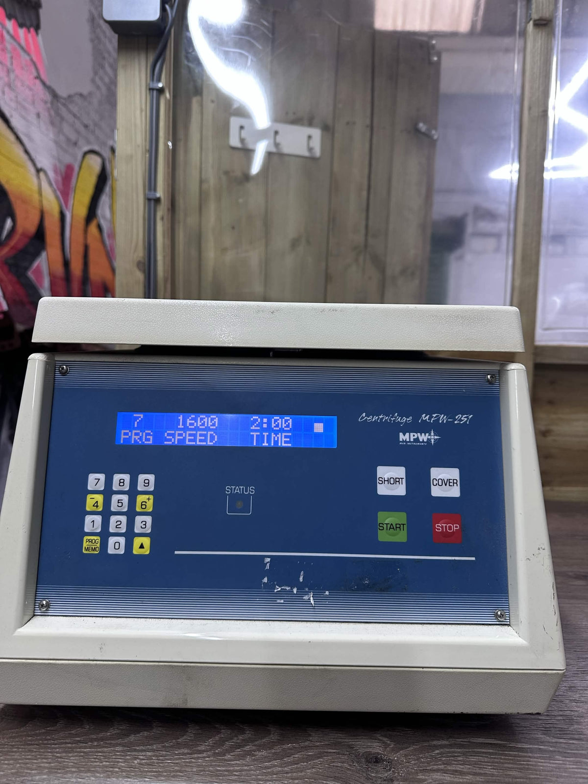 MPW-251 laboratory centrifuge